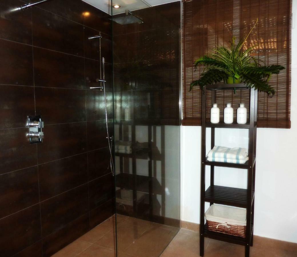 Villa Breeze Boutique Guest Rooms, Marbella Ситио-де-Калаонда Экстерьер фото