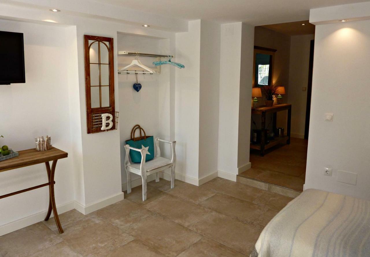 Villa Breeze Boutique Guest Rooms, Marbella Ситио-де-Калаонда Экстерьер фото