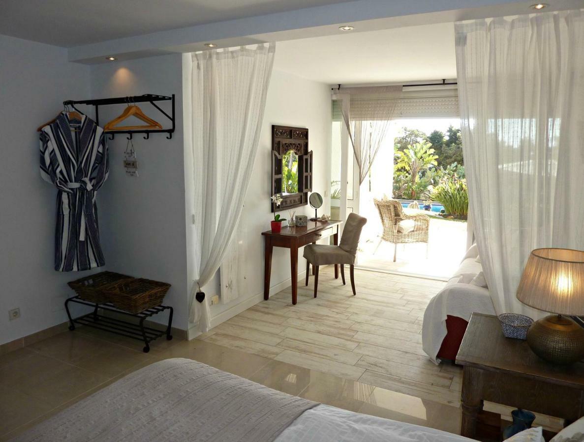 Villa Breeze Boutique Guest Rooms, Marbella Ситио-де-Калаонда Экстерьер фото