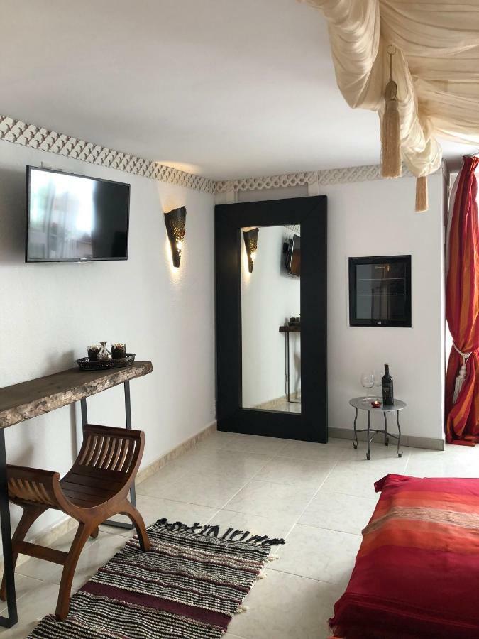Villa Breeze Boutique Guest Rooms, Marbella Ситио-де-Калаонда Экстерьер фото