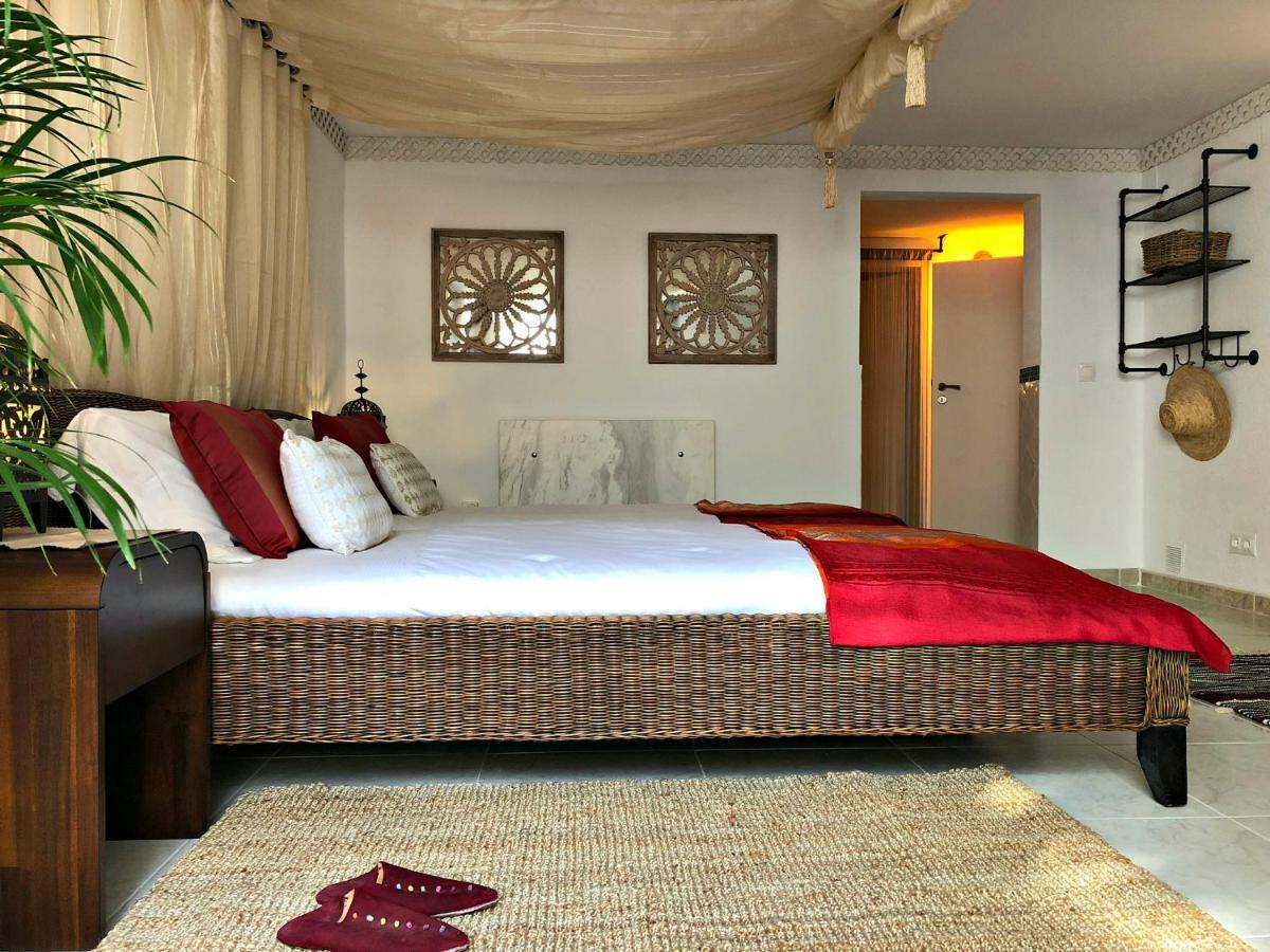 Villa Breeze Boutique Guest Rooms, Marbella Ситио-де-Калаонда Экстерьер фото